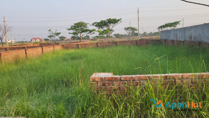 বসুন্ধরা এন- ব্লকে ৪ কাঠা উত্তর মুখি প্লট বিক্রয়।