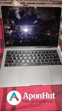 Macbook Pro 2017 - 8/256 Used Laptop Sale